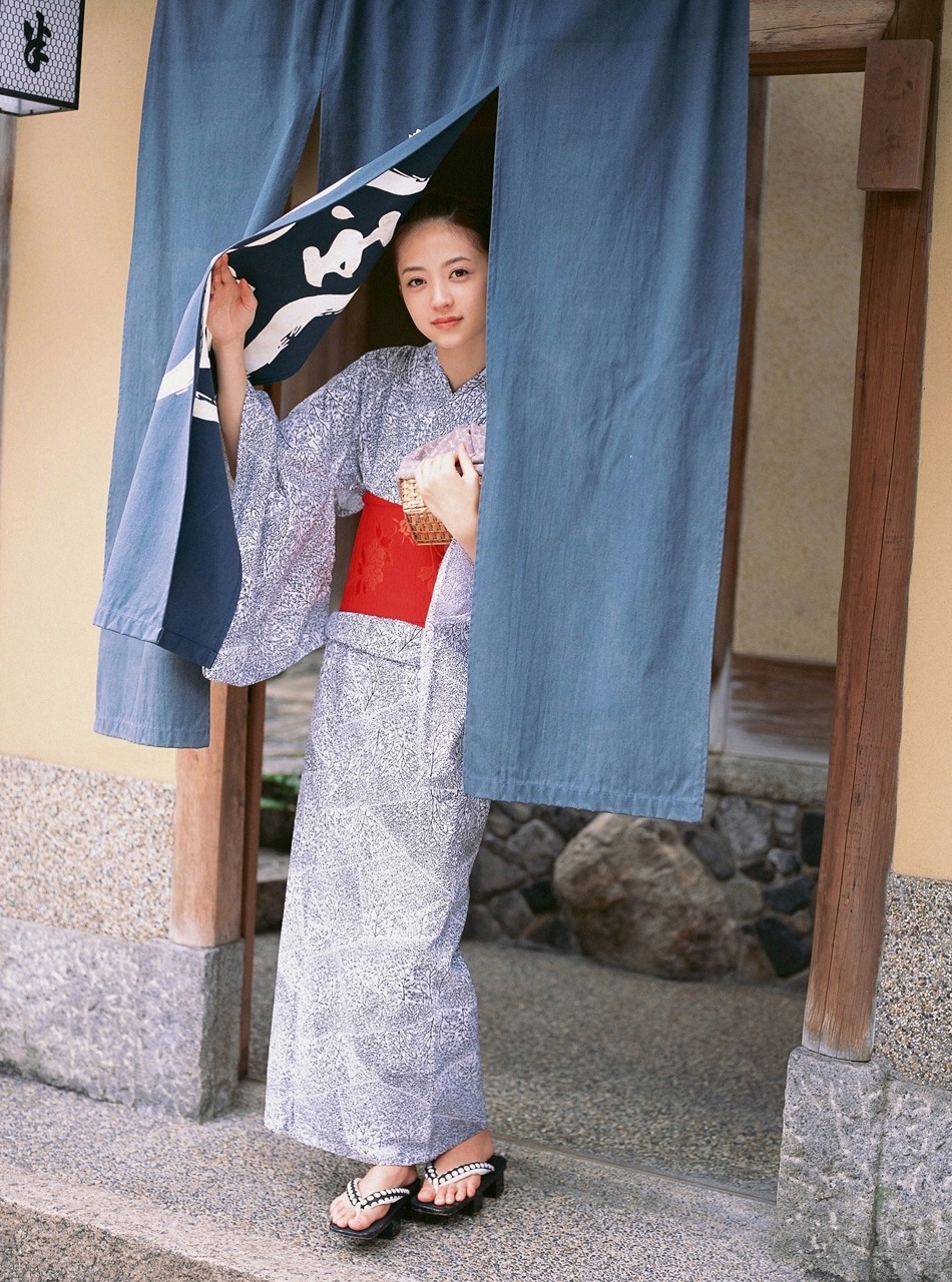 日本女神逢泽莉娜图片集之VYJ套图第116期