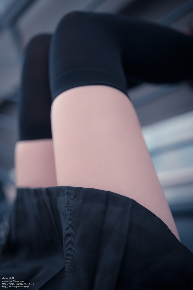 极致性感的黑丝美腿短裙
